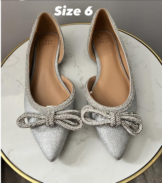 Size 6 Sparkly Bow Shoe