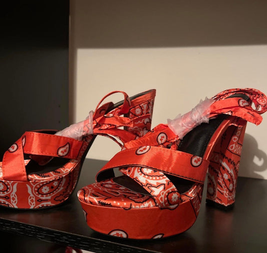 Size 10 Bandana Print Platform Pump