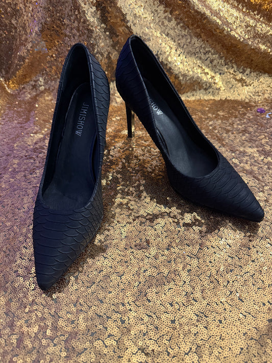 Size 8.5 Black pump