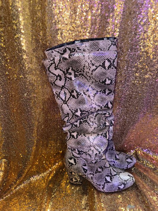 Size 8.5 Faux leather snake skin boot